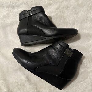 Giani Bernini Black Wedge Memory Foam Black Ankle Boots